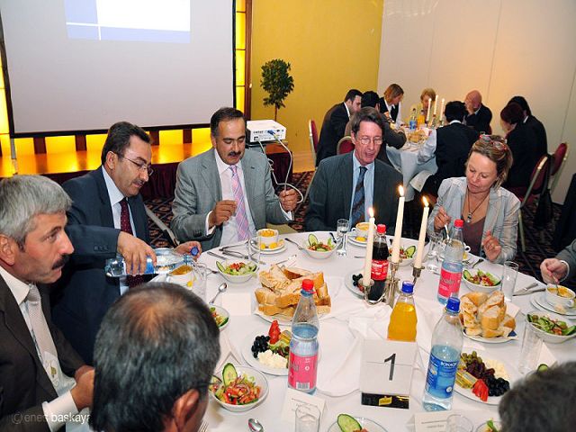 Iftar-Essen der Islamischen Föderation in Berlin